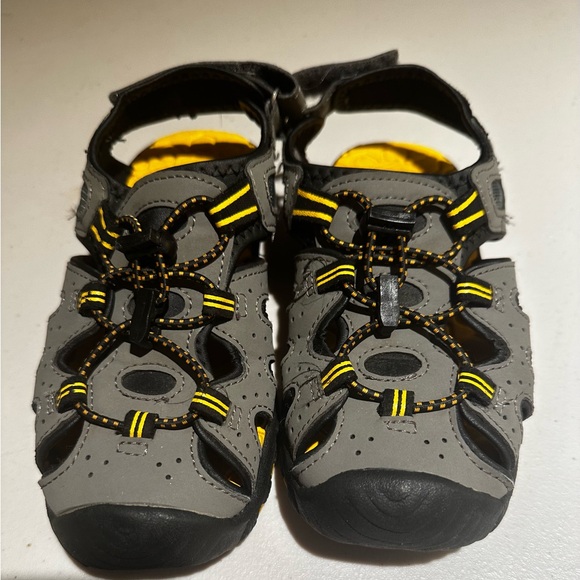 Khombu Other - Khombu Youth Boys Sandals Gray Yellow Size 2
